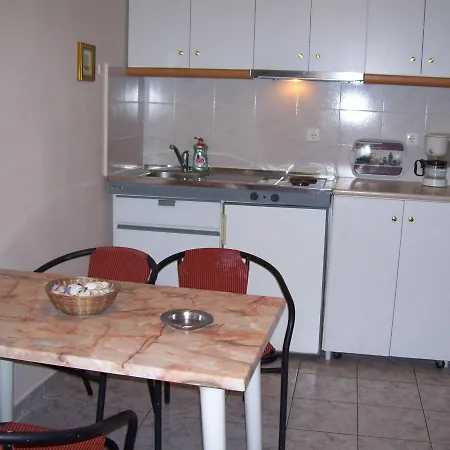 Hotel apartamentowy Verginia Korinós